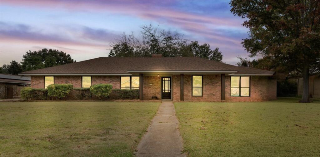310 Lancashire Dr Bossier City, LA 71111
